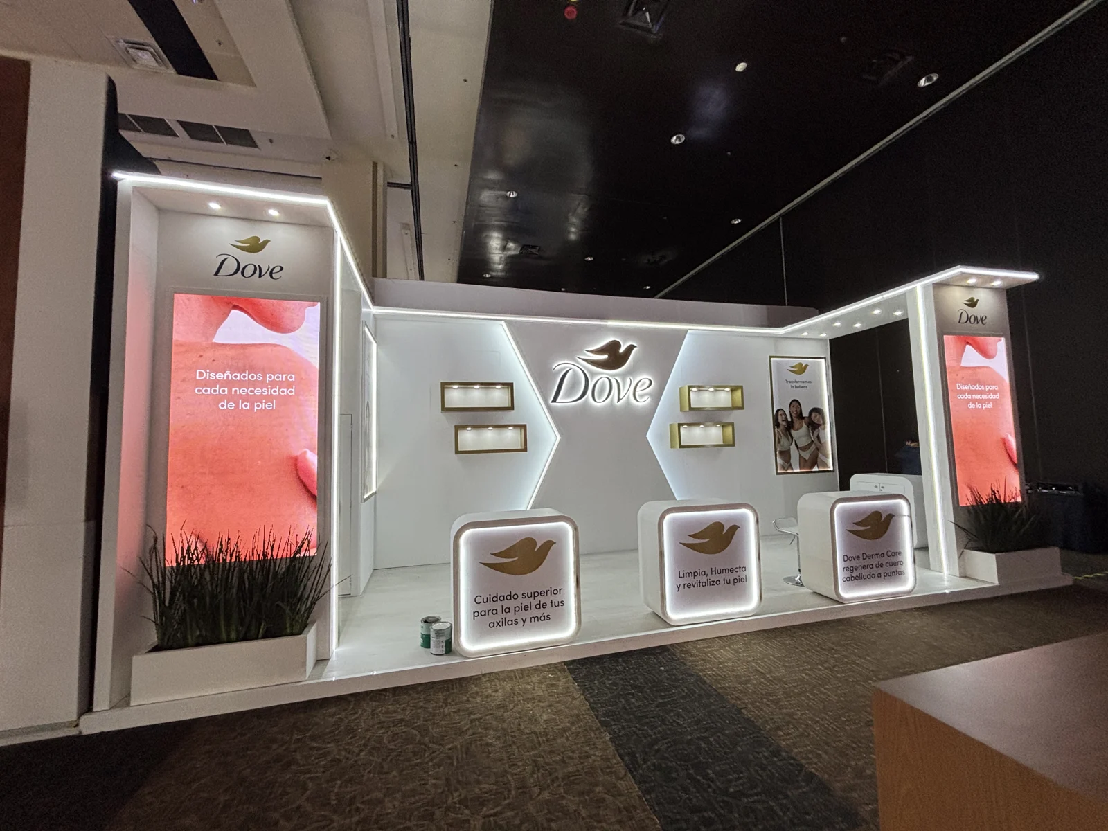 Dove · Unilever · Cintermex Monterrey · Creamétrica Experiencias at an event — photo 3