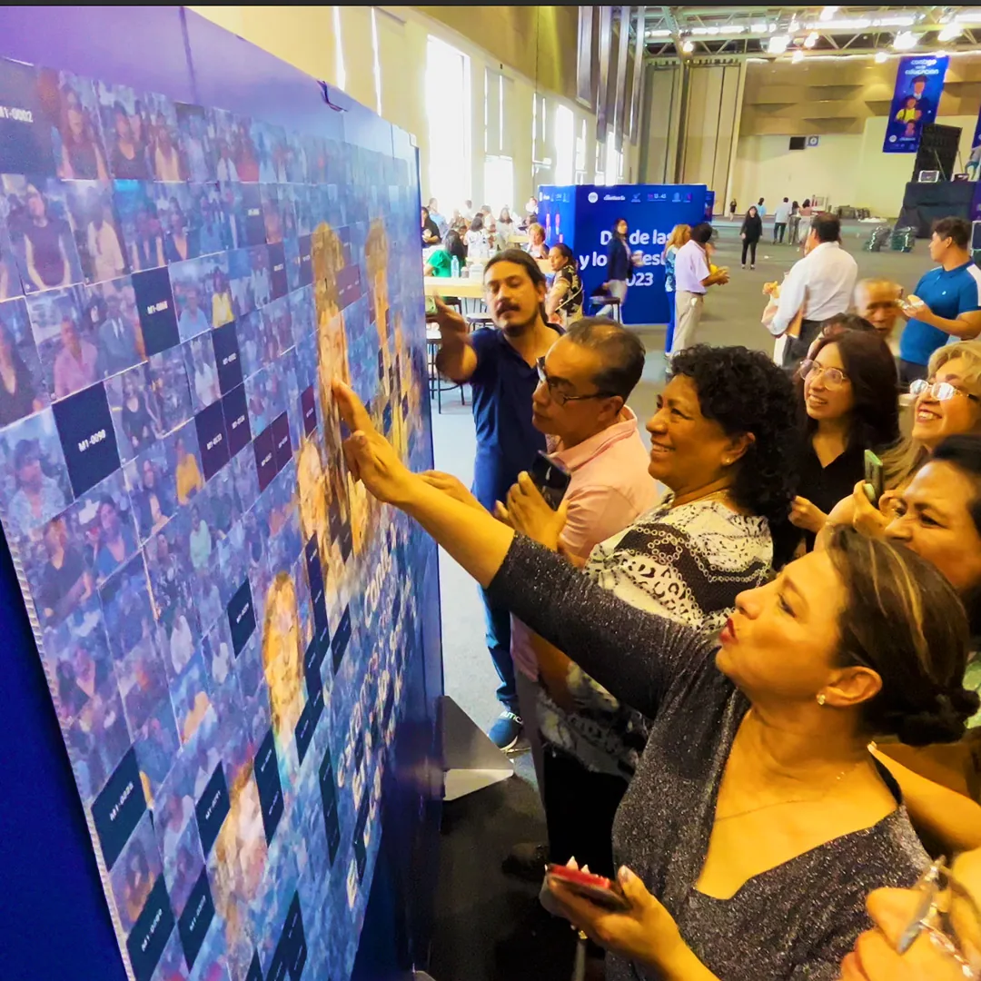Photo mosaics for brand activations at an event — photo 6