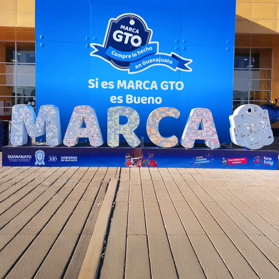 Photo mosaics for brand activations at an event — photo 7