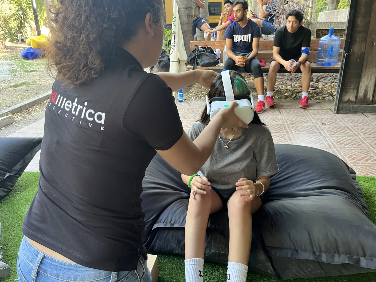 Participantes en experiencia de realidad virtual, foto 4